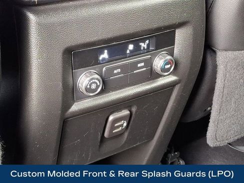 Used 2023 Chevrolet Traverse LT AWD/4WD image 19