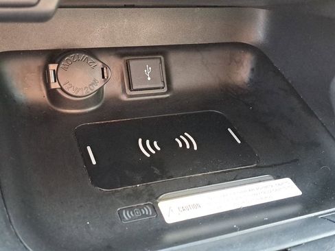 Used 2021 Toyota RAV4 XLE image 25