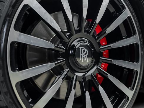 Used 2018 Rolls-Royce Dawn RWD image 24