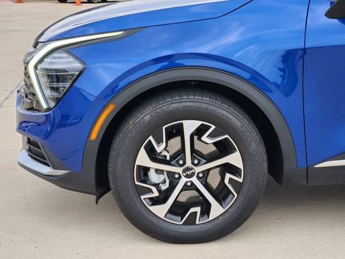 Certified 2025 Kia Sportage EX w/ Premium Package FWD image 8