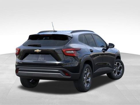New 2026 Chevrolet Trax LT image 4