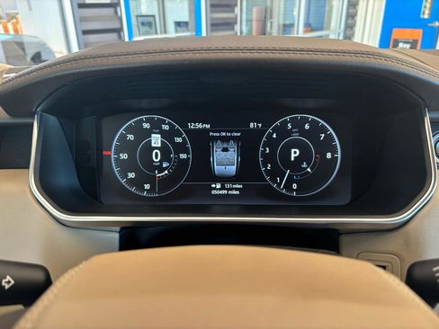 Used 2017 Land Rover Range Rover HSE image 16