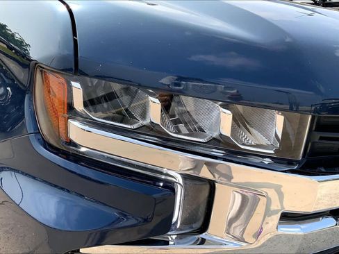 Used 2021 Chevrolet Silverado 1500 LT AWD/4WD image 27