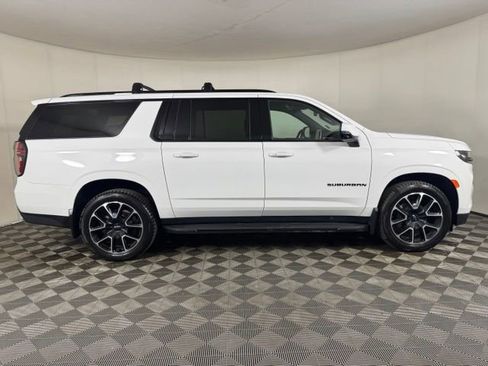 Used 2022 Chevrolet Suburban RST w/ Sport Performance Package AWD/4WD image 2