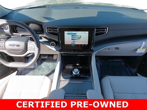 Used 2023 Jeep Wagoneer Series III w/ Preferred Equipment Group image 9