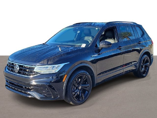 Certified 2023 Volkswagen Tiguan SE R-Line FWD image 2