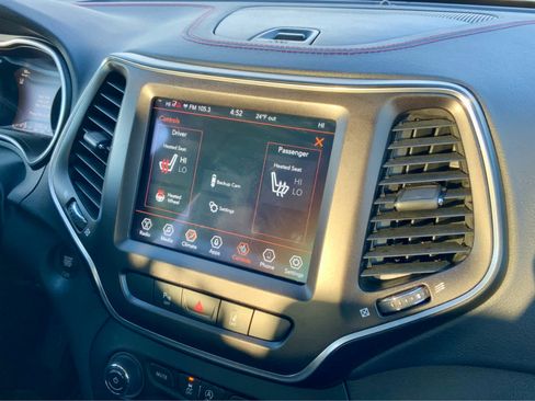 Used 2021 Jeep Cherokee Trailhawk w/ Comfort/Convenience Group image 41