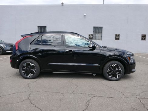 New 2025 Kia Niro Wave image 2