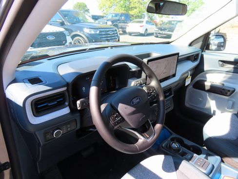 New 2025 Ford Maverick XLT w/ XLT Luxury Package image 8