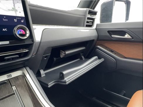 Used 2024 Lexus GX 550 w/ Cold Area Package AWD/4WD image 46