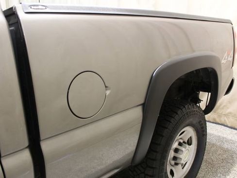 Used 2006 Chevrolet Silverado 2500 W/T w/ Heavy-Duty Power Package image 5