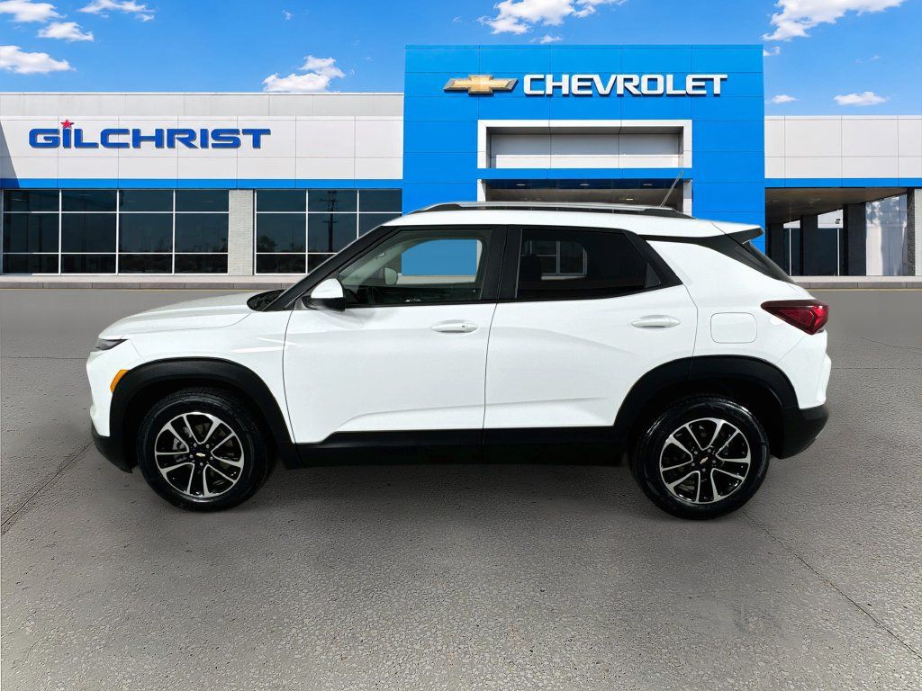 Used 2025 Chevrolet TrailBlazer LT FWD image 4