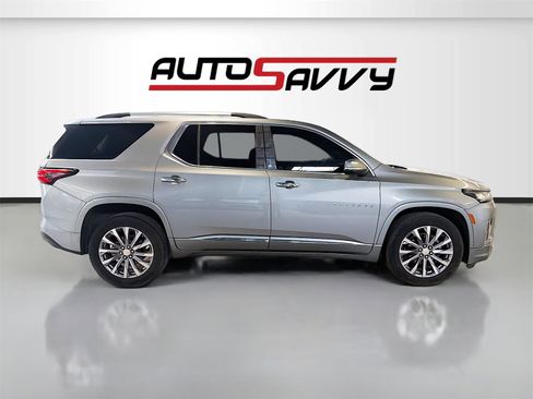 Used 2023 Chevrolet Traverse Premier image 8