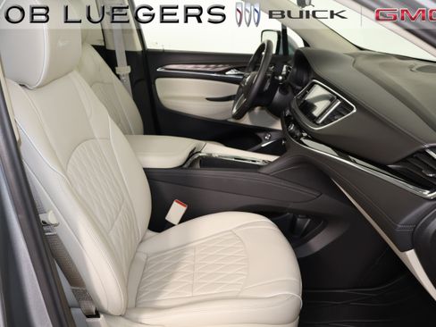 Used 2024 Buick Enclave Avenir w/ Avenir Technology Package AWD/4WD image 18