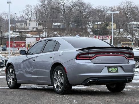 Used 2016 Dodge Charger SXT image 4