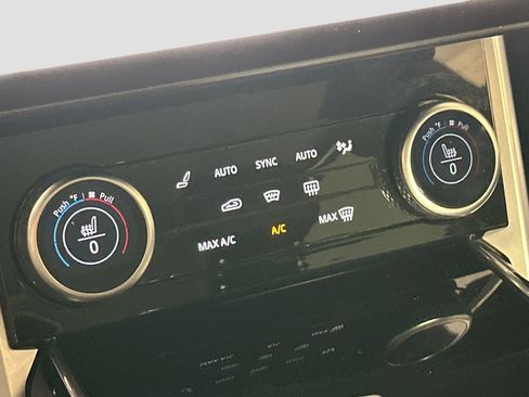 Certified 2023 Land Rover Range Rover Autobiography image 23