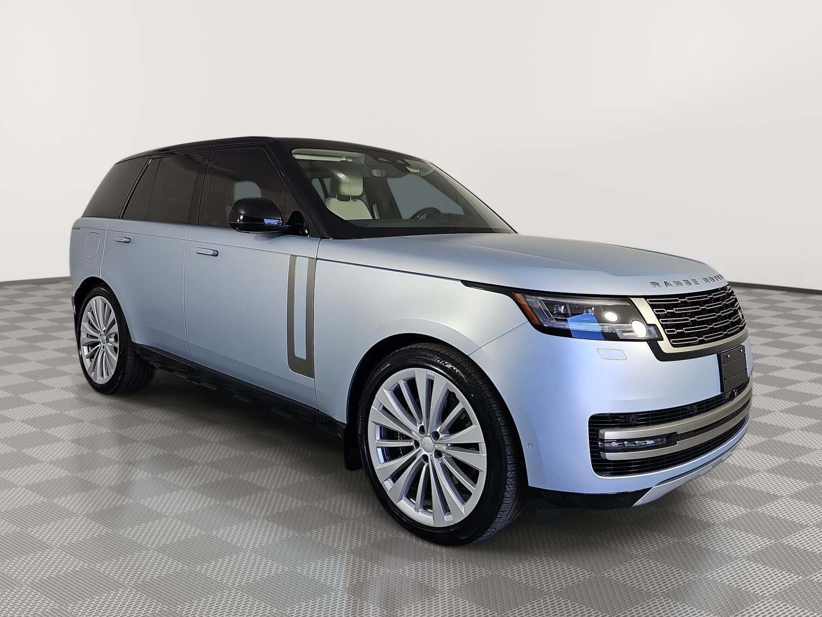 Used 2025 Land Rover Range Rover SE AWD/4WD image 2