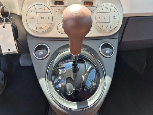 Used 2019 FIAT 500 Lounge FWD image 25