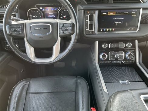 Used 2021 GMC Yukon XL Denali w/ Denali Premium Package image 19