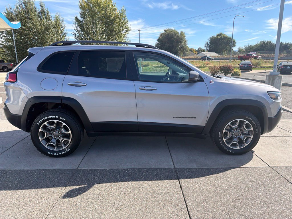 Used 2020 Jeep Cherokee Trailhawk w/ Comfort/Convenience Group AWD/4WD image 3