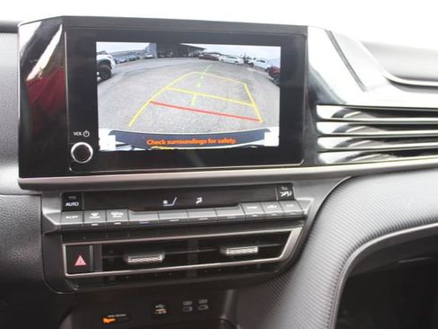 Used 2025 Toyota Camry SE image 22