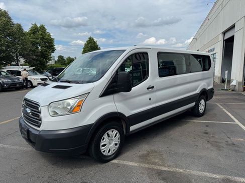Used 2017 Ford Transit 350 XLT RWD image 9