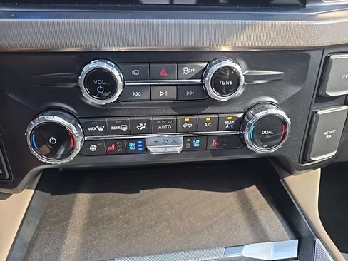 Used 2026 Ford F350 Platinum w/ Platinum Plus Package AWD/4WD image 44