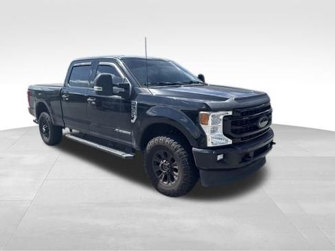 Used 2022 Ford F350 XLT w/ Black Appearance Package AWD/4WD image 4