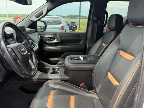 Used 2021 GMC Yukon AT4 w/ Rear Media and Nav Package AWD/4WD image 10