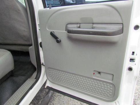 Used 2006 Ford F450 4x4 Crew Cab Super Duty image 14