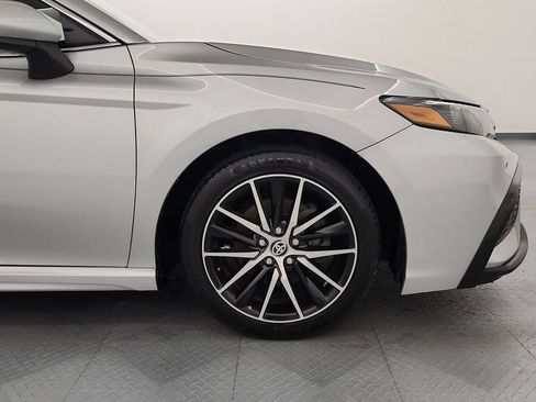 Used 2021 Toyota Camry SE FWD image 20