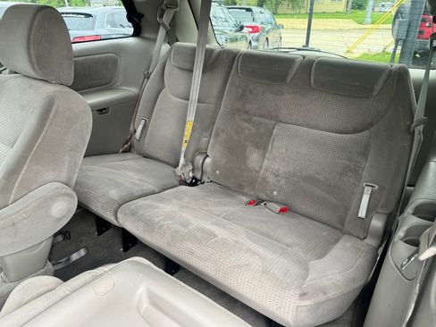 Used 2010 Toyota Sienna LE FWD image 13