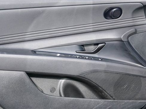 Certified 2025 Hyundai Elantra SEL image 22