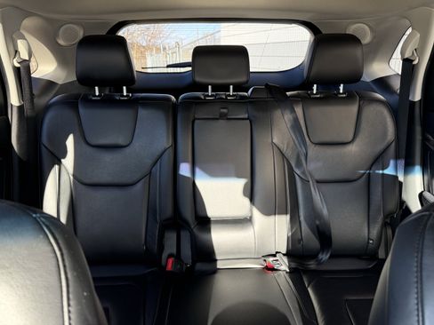 Used 2019 Ford Edge Titanium w/ Cold Weather Package image 8