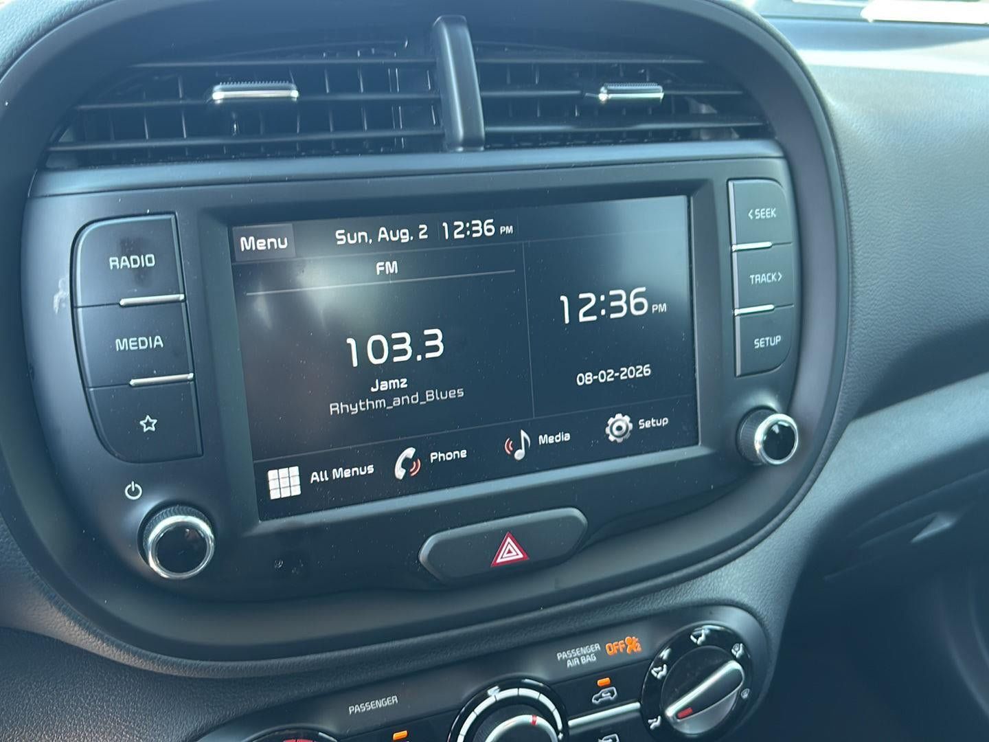 Used 2025 Kia Soul LX w/ LX Technology Package FWD image 17