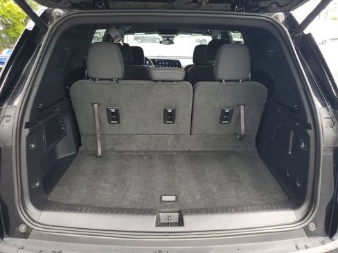 Used 2025 Chevrolet Traverse LT FWD image 8