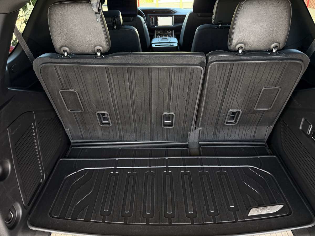 Used 2023 GMC Yukon Denali w/ Denali Reserve Package AWD/4WD image 21