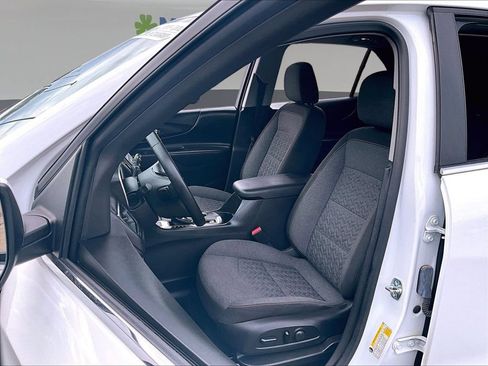 Used 2024 Chevrolet Equinox LT AWD/4WD image 24