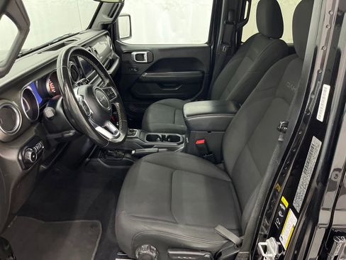 Used 2020 Jeep Wrangler Unlimited Sahara AWD/4WD image 26