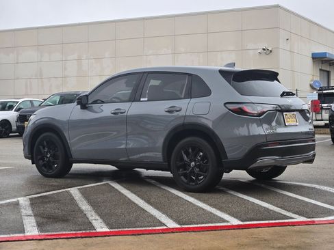 Used 2025 Honda HR-V Sport image 5