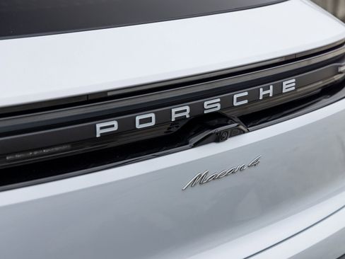 Certified 2024 Porsche Macan 4 Electric image 20