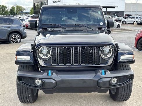 Used 2024 Jeep Wrangler Unlimited w/ Convenience Group AWD/4WD image 11