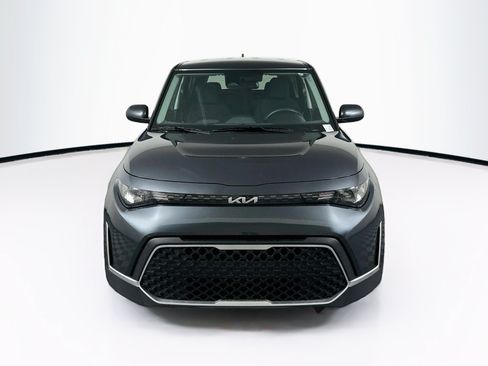 Used 2025 Kia Soul LX w/ LX Technology Package FWD image 2