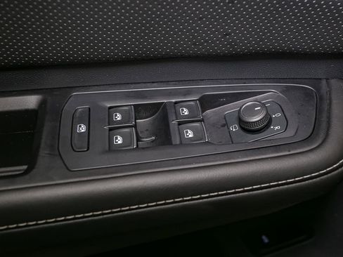 Used 2024 Volkswagen Atlas Cross Sport SEL Premium R-Line image 45