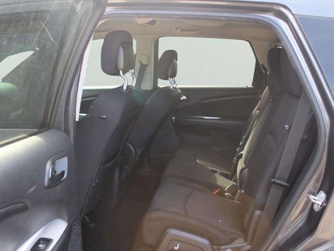 Used 2014 Dodge Journey SXT w/ Flexible Seating Group image 6