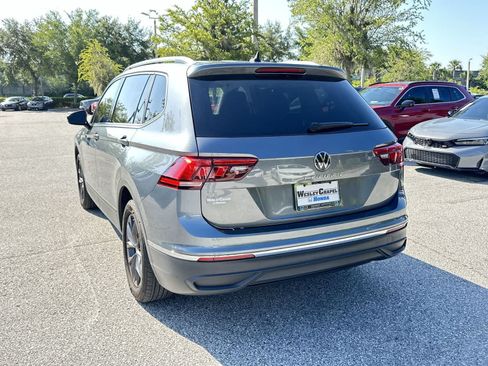 Used 2024 Volkswagen Tiguan SE FWD image 4