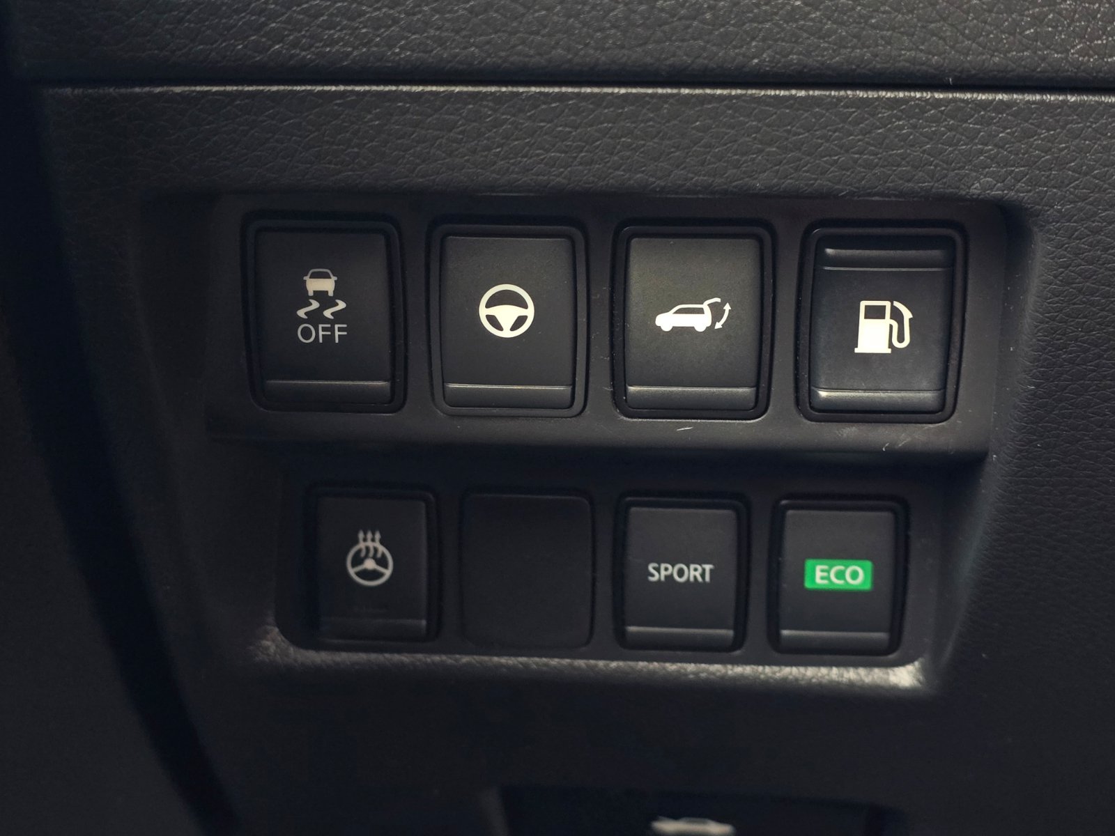 Used 2020 Nissan Rogue SV w/ Sun & Sound Touring Package FWD image 23