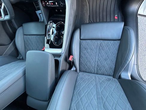 Used 2025 Audi SQ5 Premium Plus w/ Premium Plus Package image 53