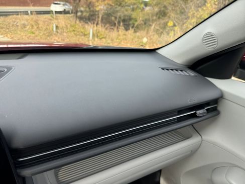 Used 2025 Hyundai Kona SEL image 30