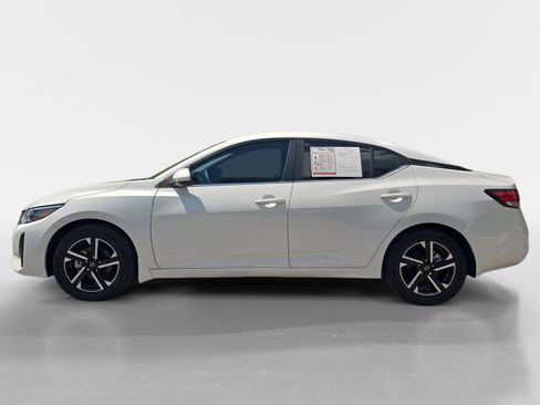 Used 2024 Nissan Sentra SV FWD image 2